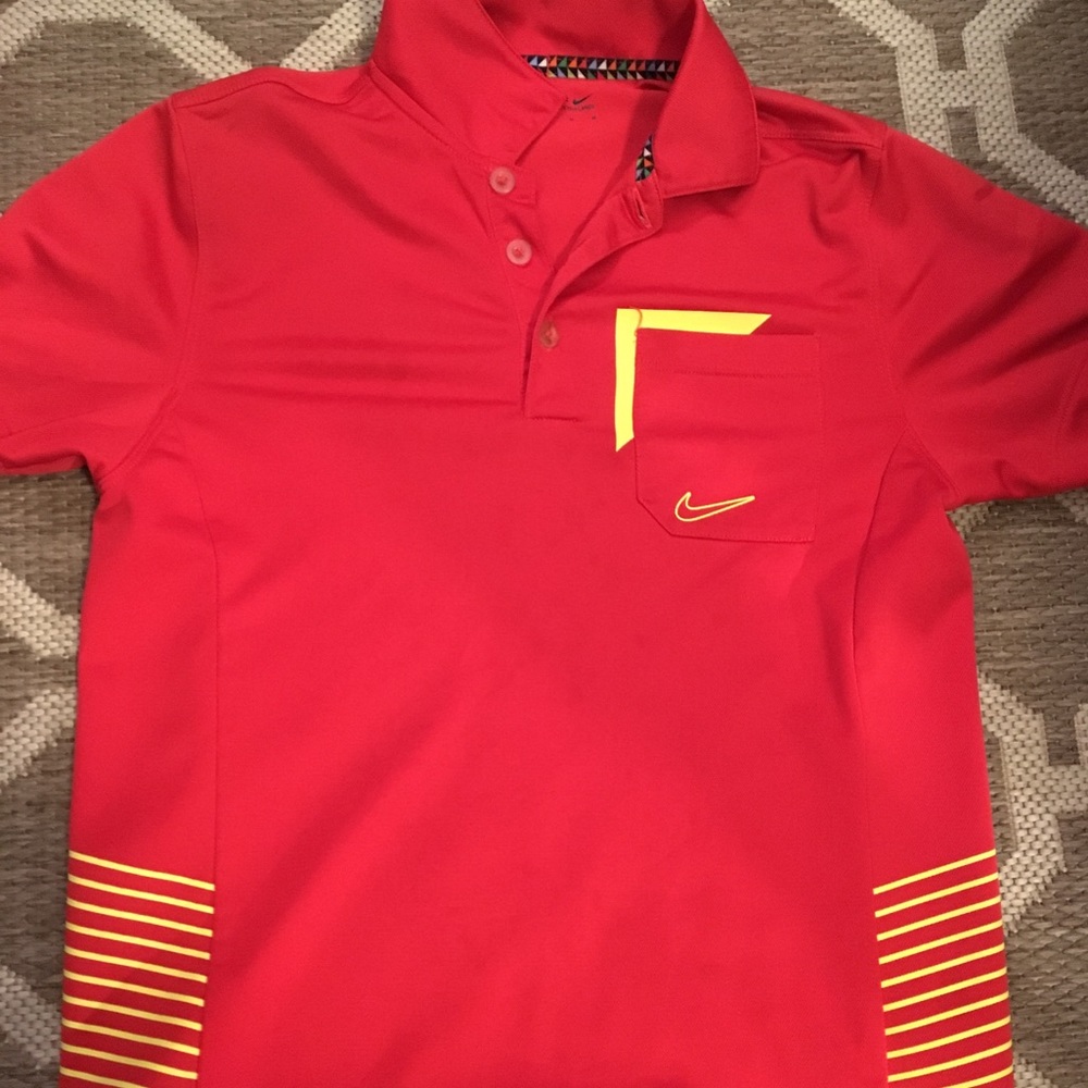 Youth Nike golf polo. Size M